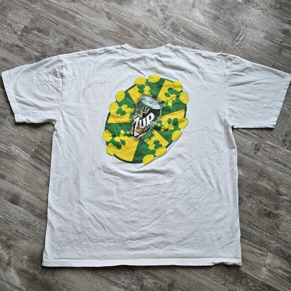 Vintage 7Up Graphic T-Shirt Crisp Clear Refreshing Taste White Size XL 90s Style - Picture 4 of 12